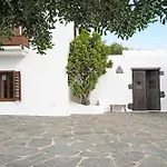 La Escuelita *